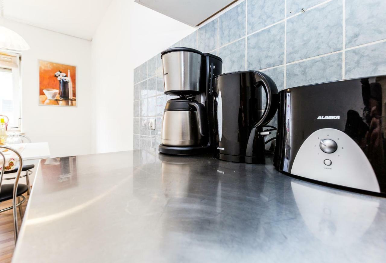 Workers Apartment Am Wiener Platz Кельн Екстер'єр фото